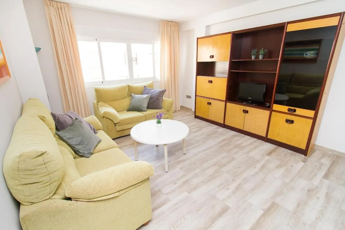 מאלגה C70 - Classy 4 Bedrooms Apartment ספרד