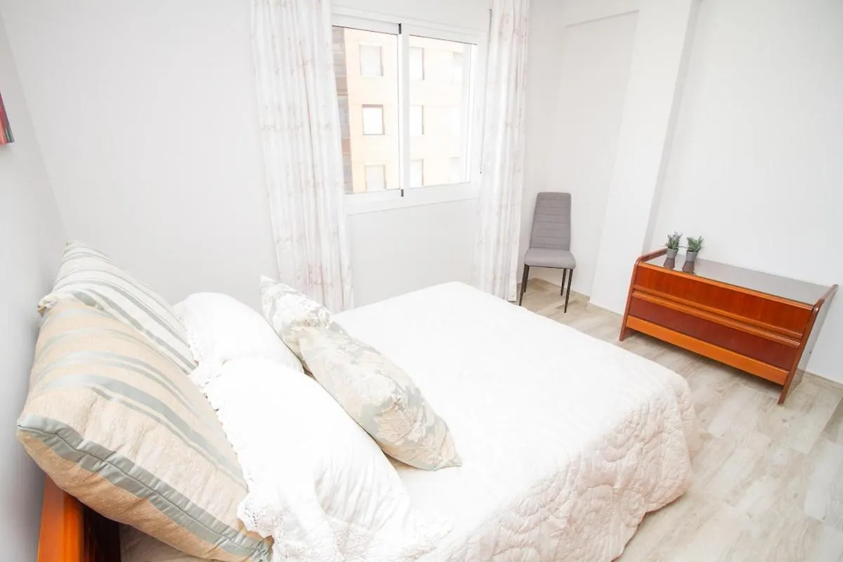 מאלגה C70 - Classy 4 Bedrooms Apartment