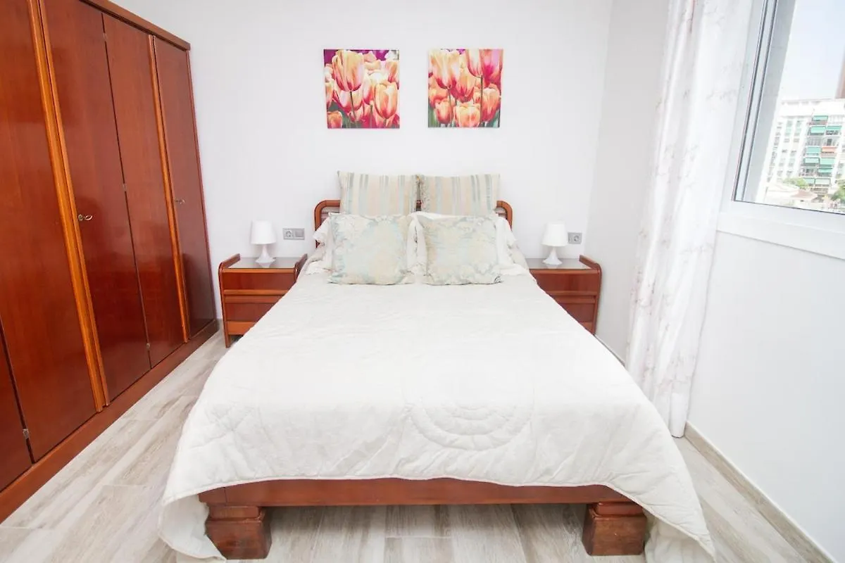 C70 - Classy 4 Bedrooms Apartment マラガ